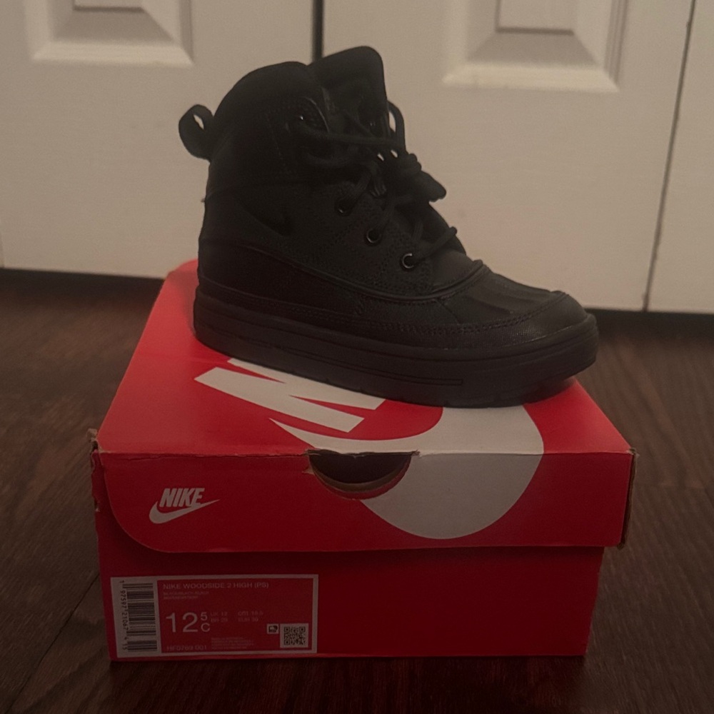Nike Woodside 2 High PS in Black
